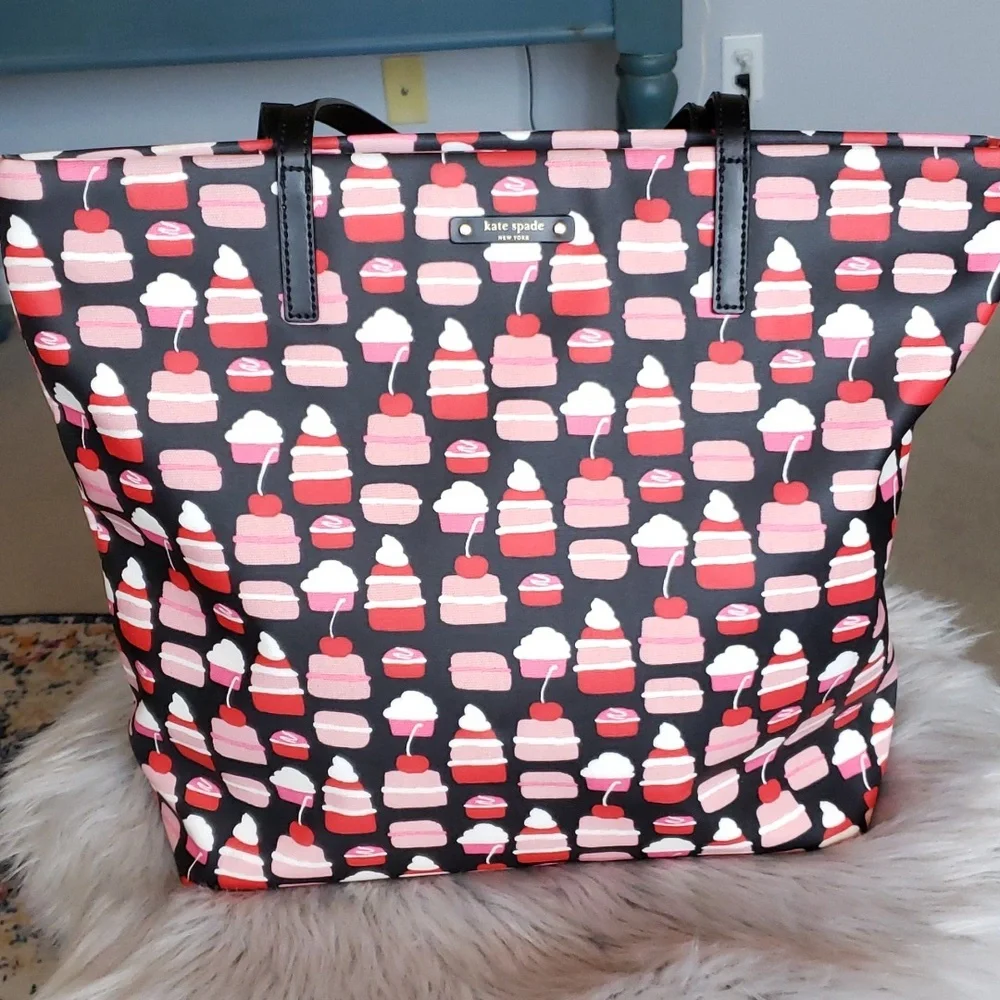 Kate Spade Cupcake Tote ♡